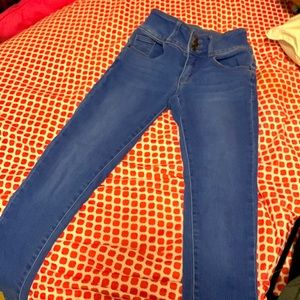 BUTT LIFTING & HIGH WAISTED JEANS